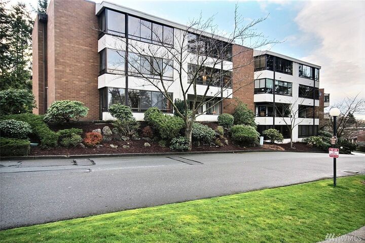 Property Photo:  11007 C Glen Acres Dr S 007C  WA 98168 