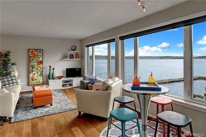 Property Photo:  334 Lakeside Ave S 306  WA 98144 