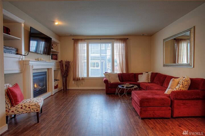Property Photo:  105 Maple St  WA 98466 