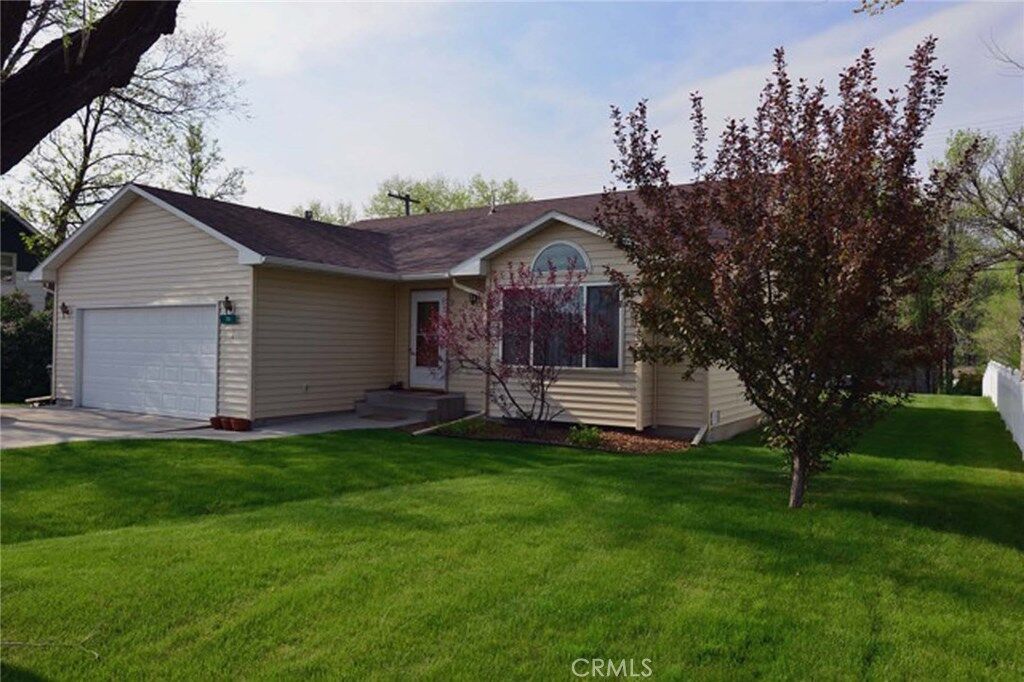 Property Photo: 715 E 3rd Avenue S MT 59019