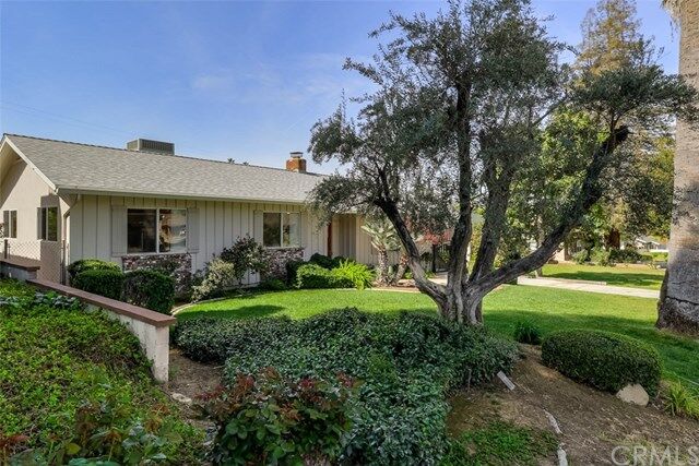 Property Photo:  322 Franklin Avenue  CA 92373 