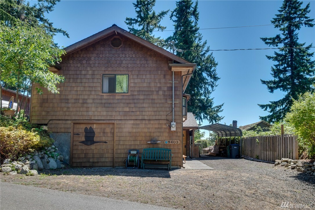 Property Photo:  9403 NE Harris Ave  WA 98342 