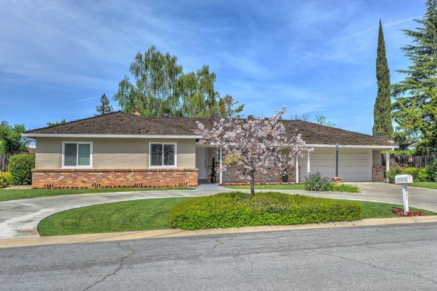 Property Photo:  1751 Larkellen Lane  CA 94024 