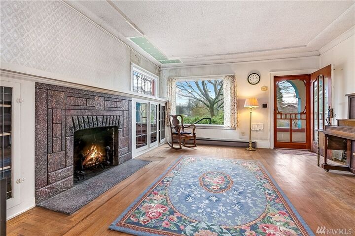 Property Photo:  100 NW 74th St  WA 98117 