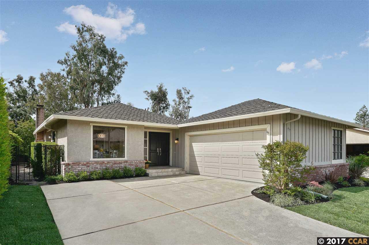 Property Photo:  637 Los Robles Ct  CA 94526 