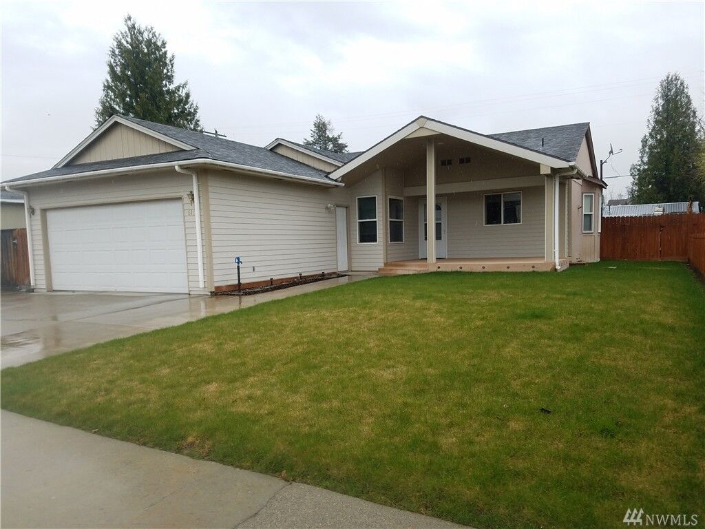 Property Photo:  615 Main Street  WA 98844 