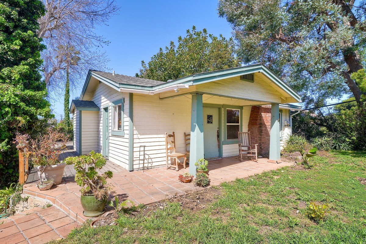 Property Photo:  1560 Eolus Avenue  CA 92024 