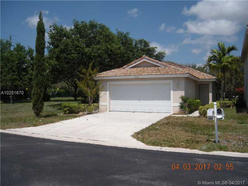 Property Photo:  6430 Willoughby Cir  FL 33463 