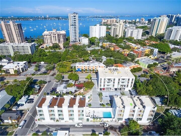Property Photo: 635 S Orange Avenue 204 FL 34236