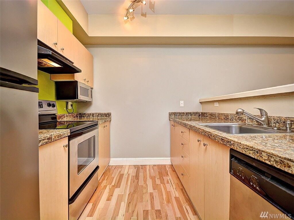 Property Photo:  3213 Harbor Ave SW 210  WA 98126 