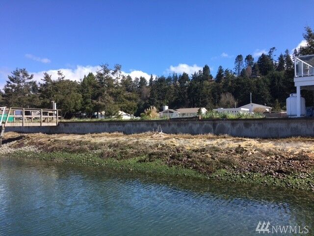 Property Photo: 36 Xx Steelhead Dr WA 98253