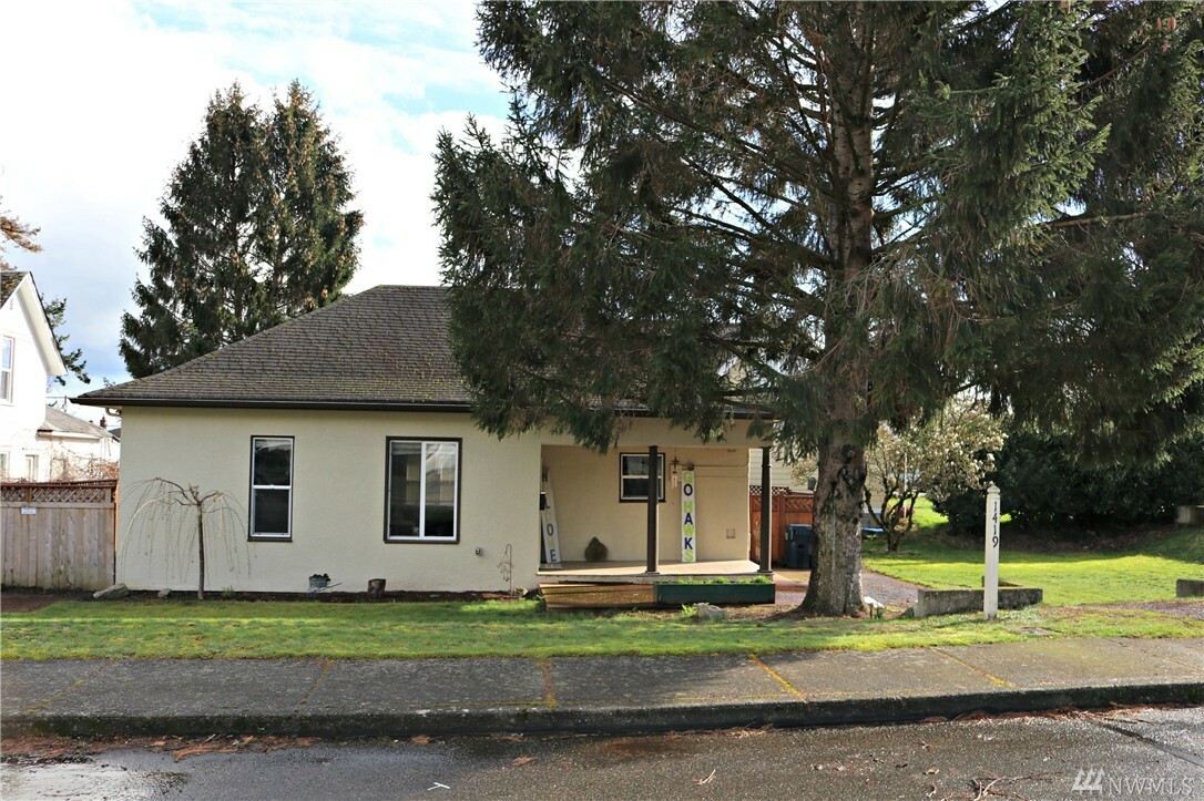 Property Photo: 1419 E St WA 98264