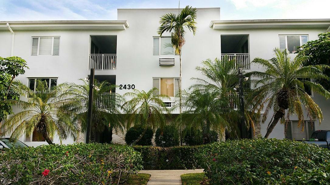 Property Photo:  2430 NE 135th St 200  FL 33181 