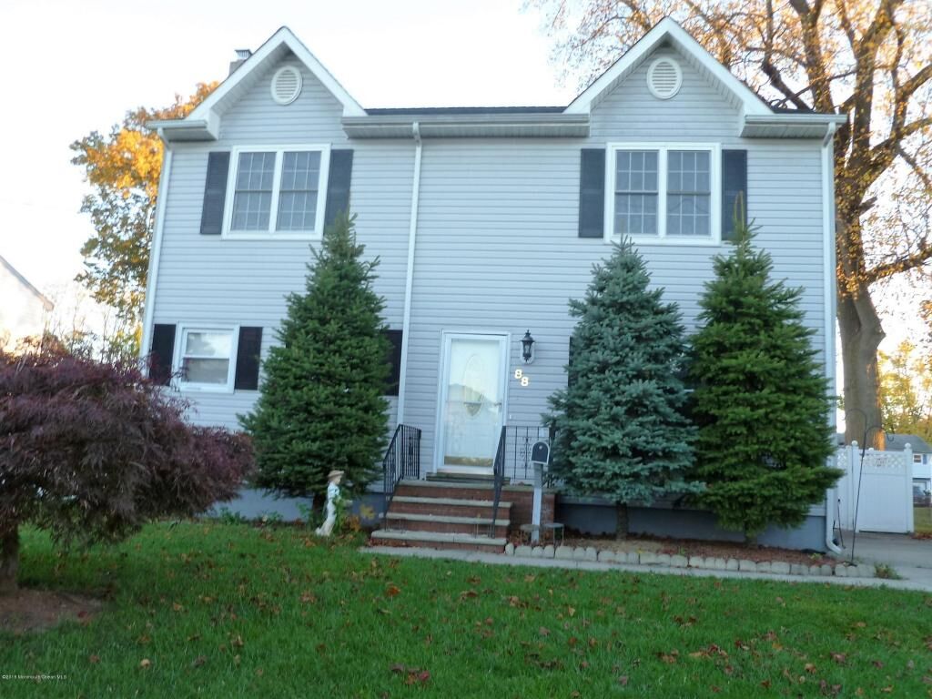 Property Photo:  88 W Willow Street  NJ 07067 