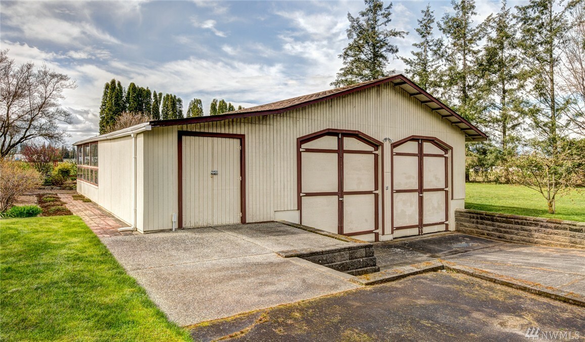 Property Photo:  202 E Pole Rd  WA 98264 