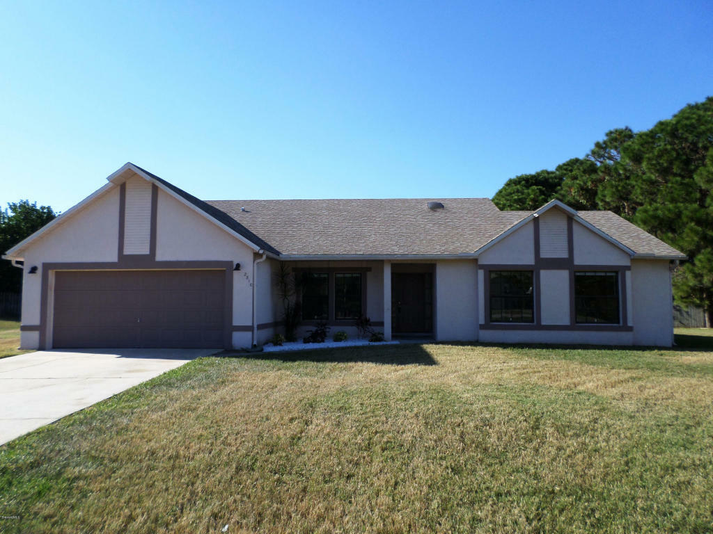 Property Photo:  2810 Saint Charles Court  FL 32780 