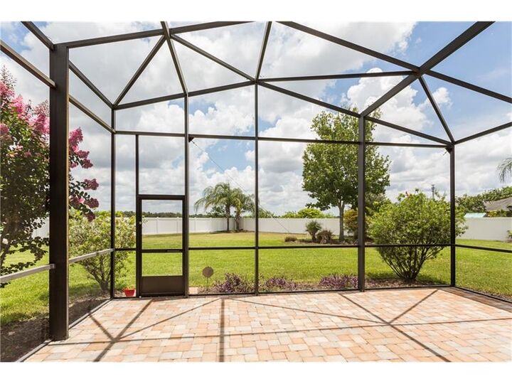 Property Photo: 11427 Newgate Crest Drive FL 33579