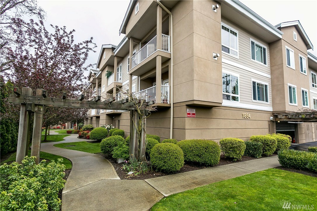 Property Photo:  1854 NW 195th St 308  WA 98177 