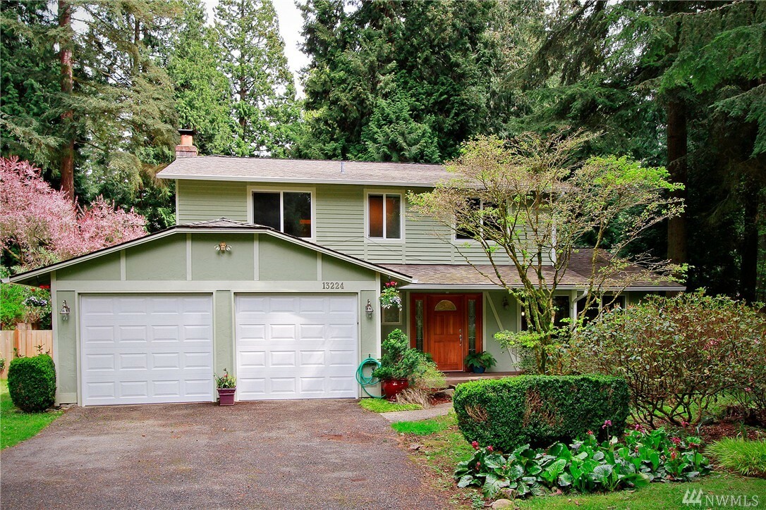 Property Photo:  13224 NE 190th Place  WA 98072 