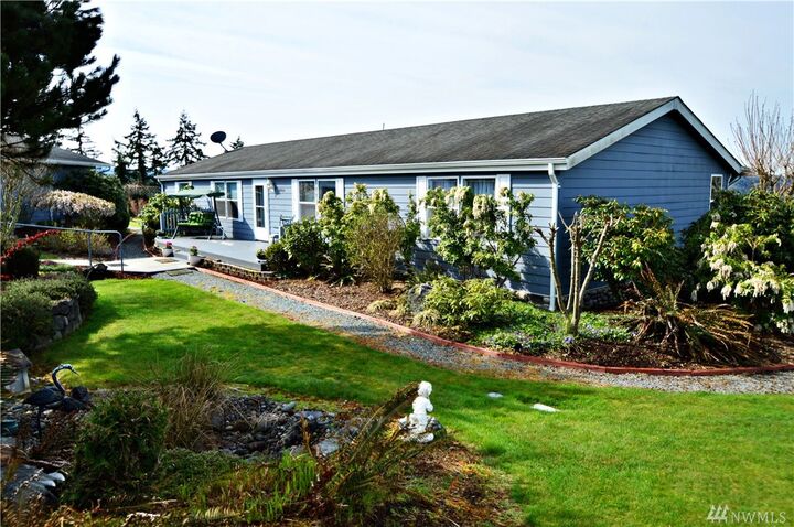 Property Photo:  18204 174th St E  WA 98391 