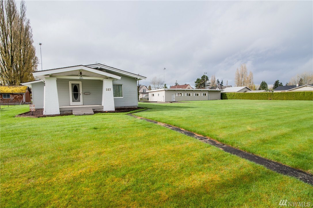 Property Photo:  557 E St  WA 98230 