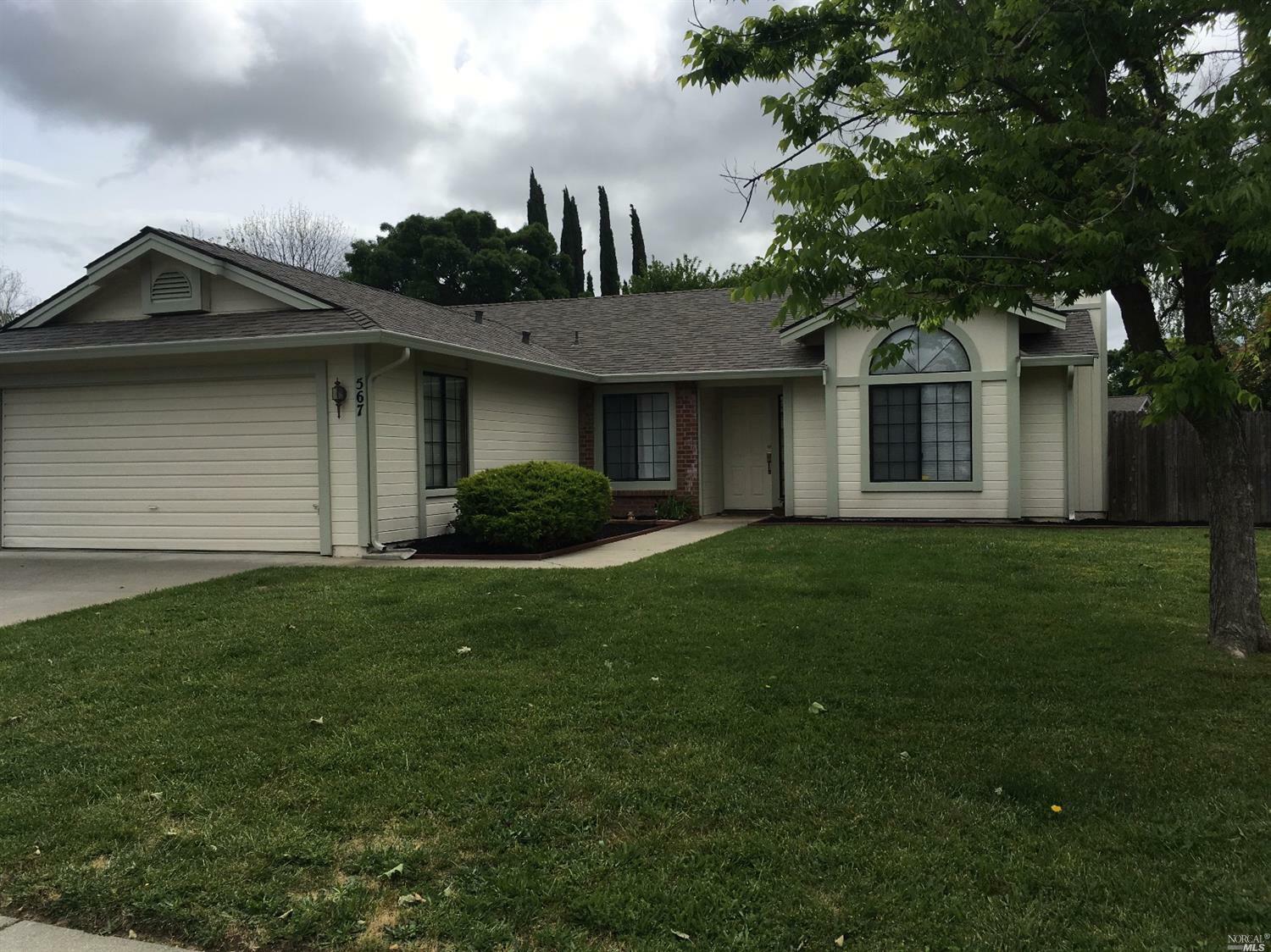 Property Photo:  567 Countryside Drive  CA 95687 