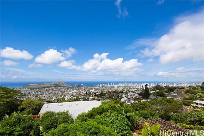 Property Photo: 4807 Matsonia Drive HI 96816