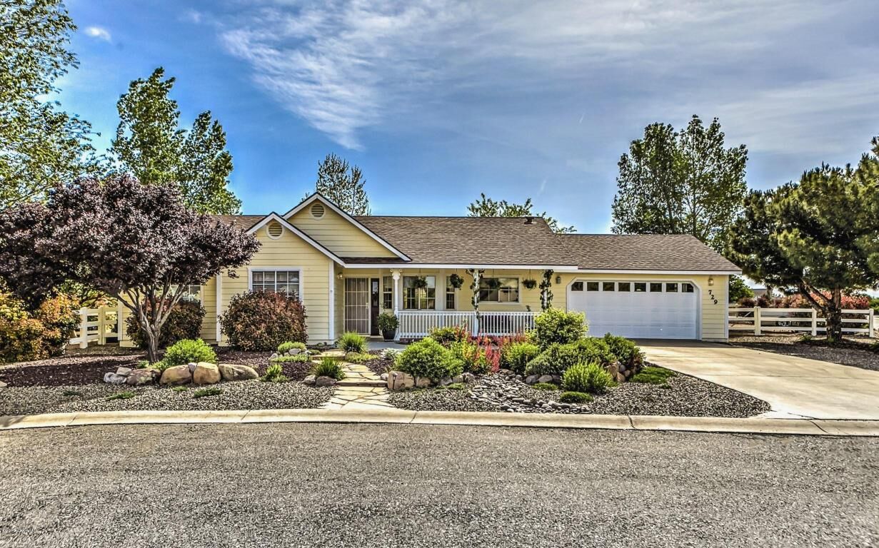 Property Photo:  729 Park Meadow Drive  AZ 86323 