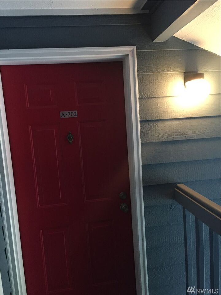 Property Photo:  16817 Larch Way A202  WA 98037 