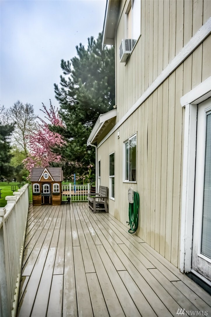 Property Photo:  17355 156th St SE  WA 98272 