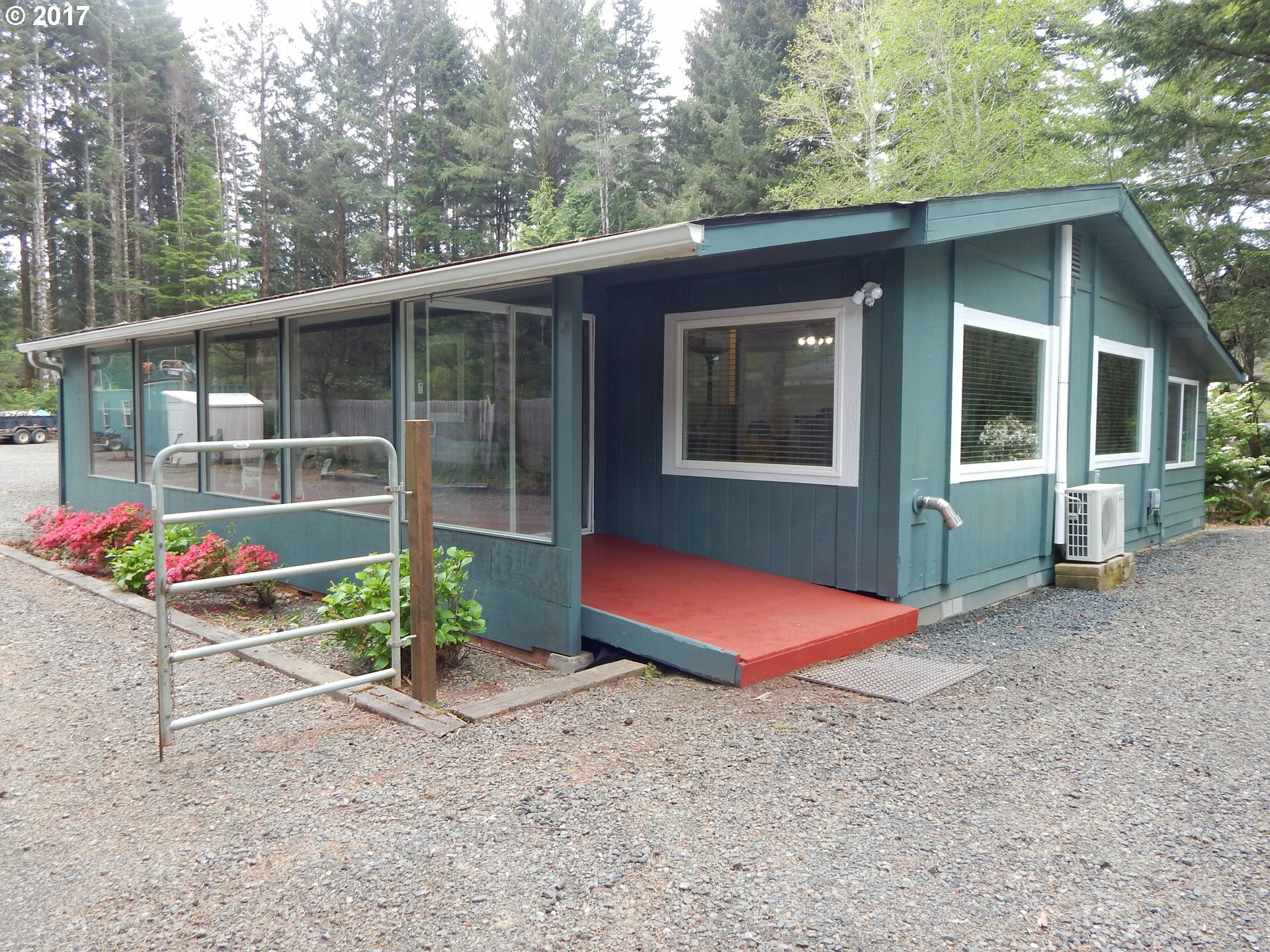 Property Photo:  4906 Mitchell Loop Rd  OR 97439 