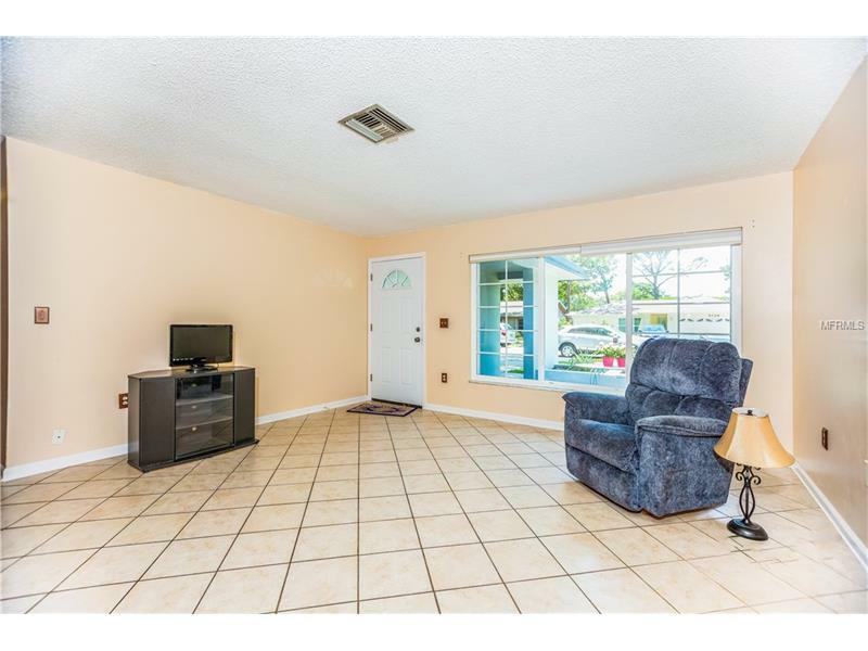 Property Photo:  6729 Bonnie Bay Circle N  FL 33781 