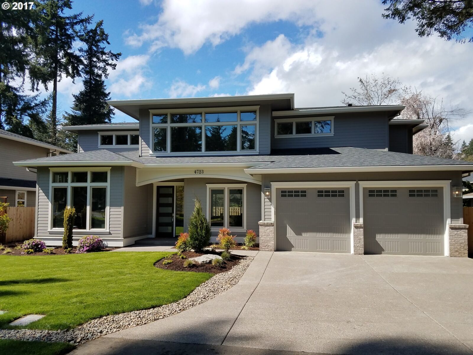 Property Photo:  4723 Lamont Way  OR 97035 