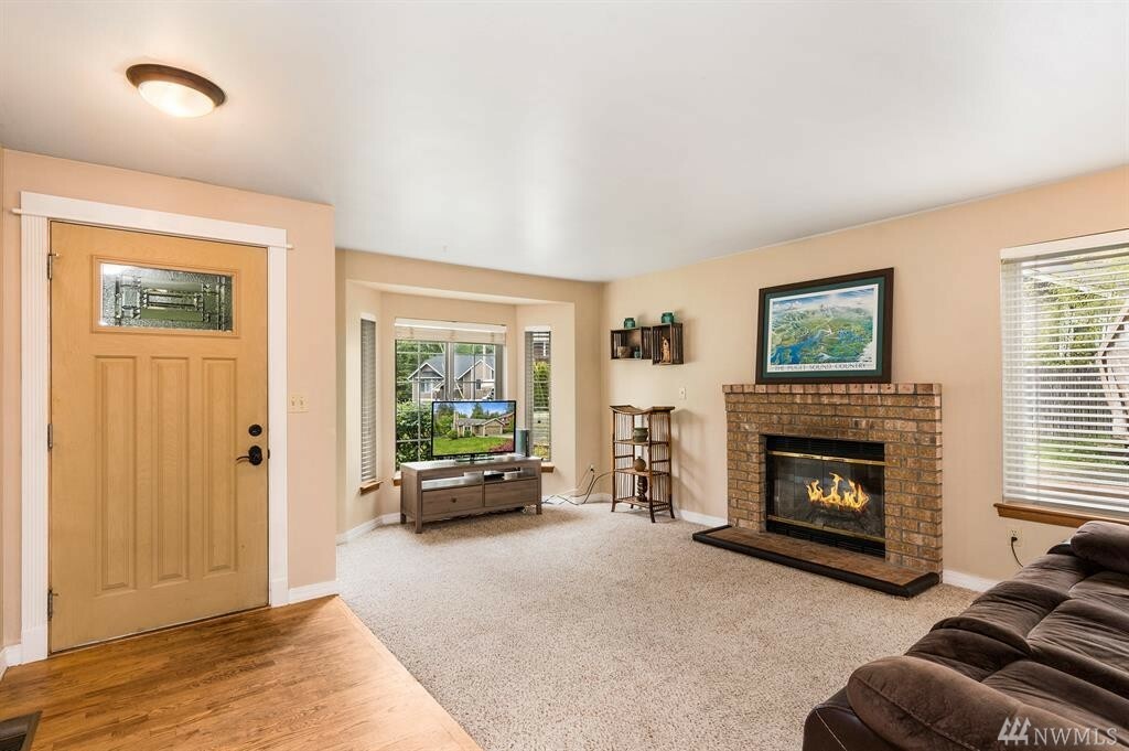 Property Photo: 7837 NE Harbor View Dr WA 98370