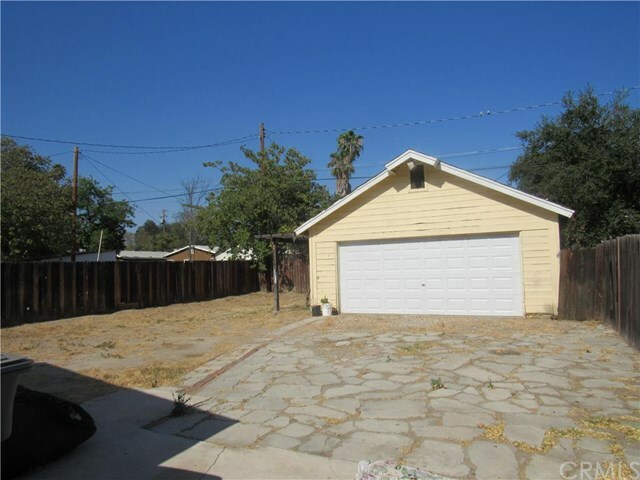 Property Photo:  344 S Alessandro Street  CA 92543 