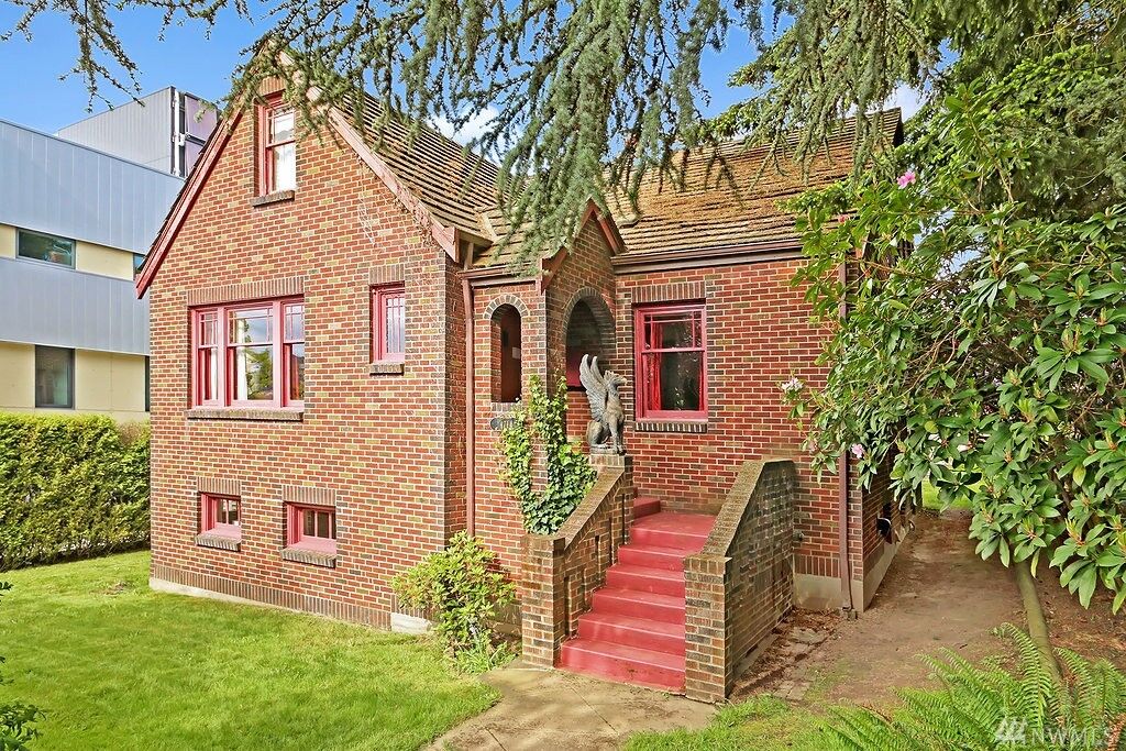 Property Photo:  4714 38th Ave SW  WA 98126 