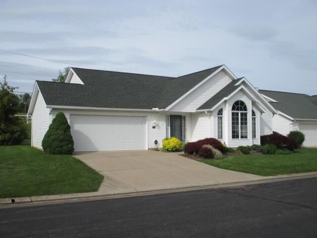 Property Photo:  5 Waters Edge  OH 43050 