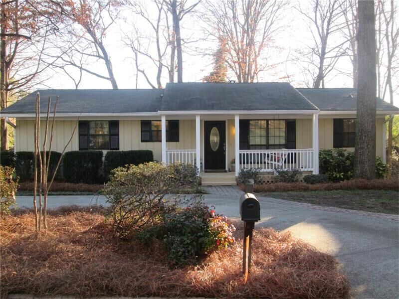 Property Photo: 3841 Admiral Drive 30341