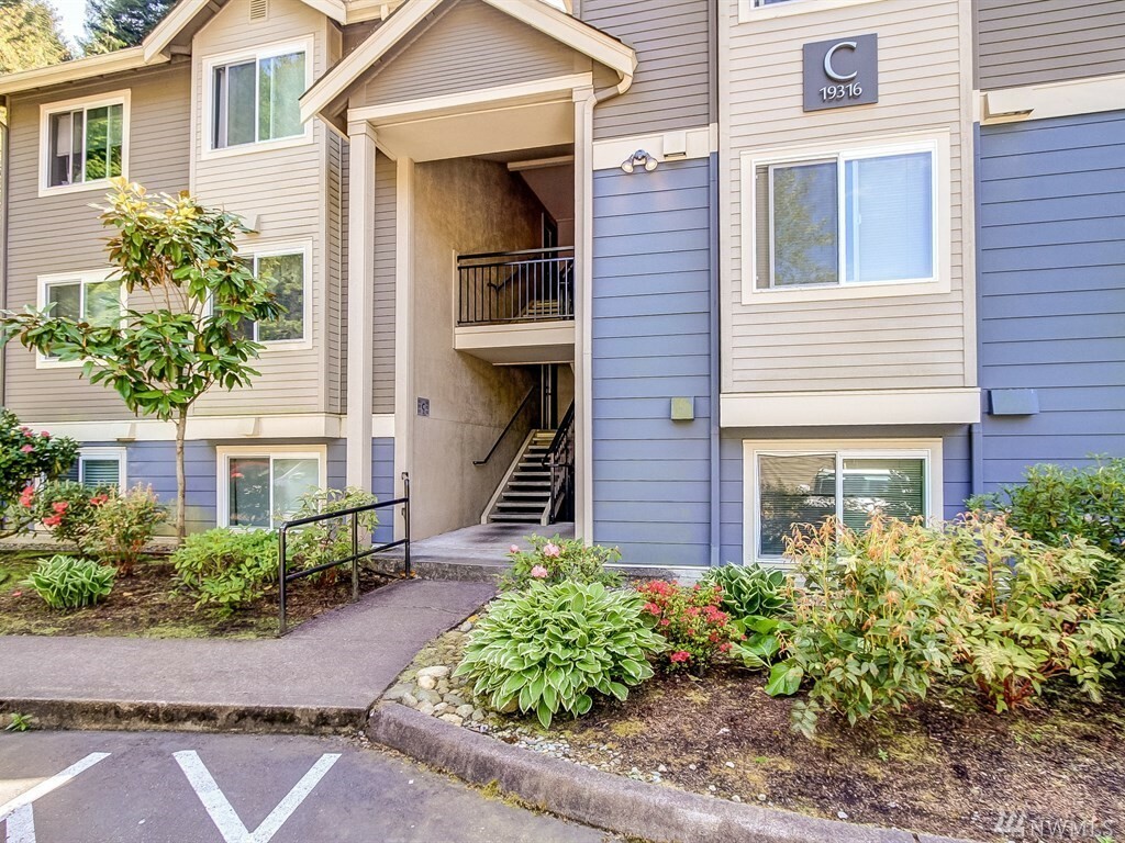 Property Photo:  19316 Bothell Way NE C101  WA 98011 