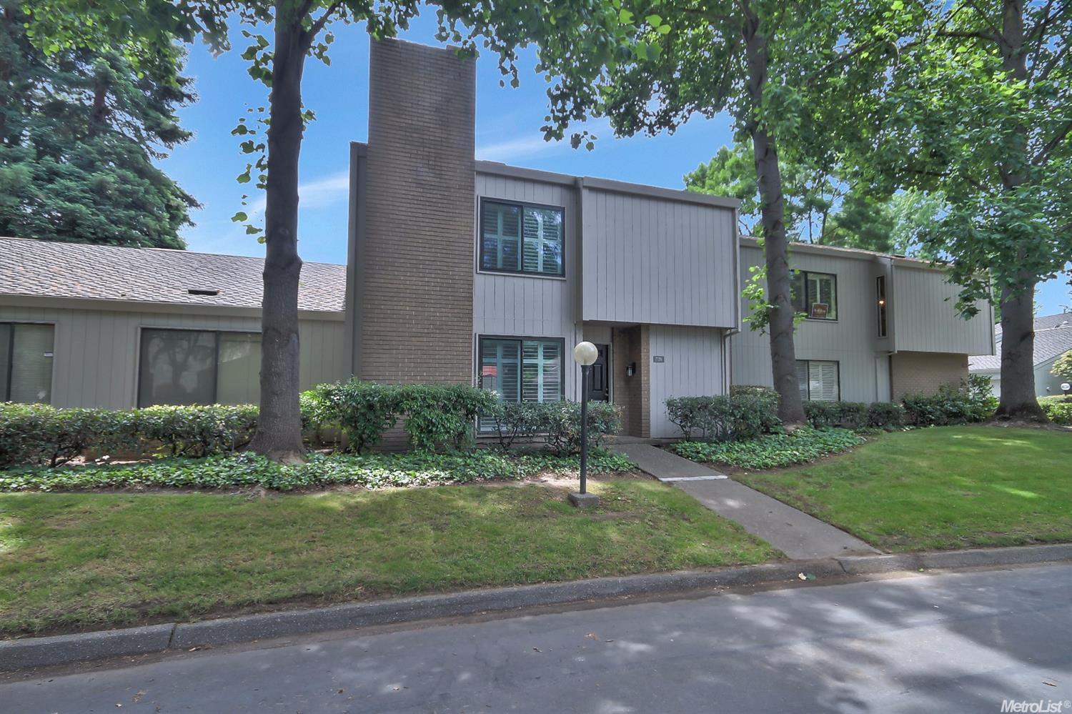 Property Photo: 720 Elmhurst Circle CA 95825