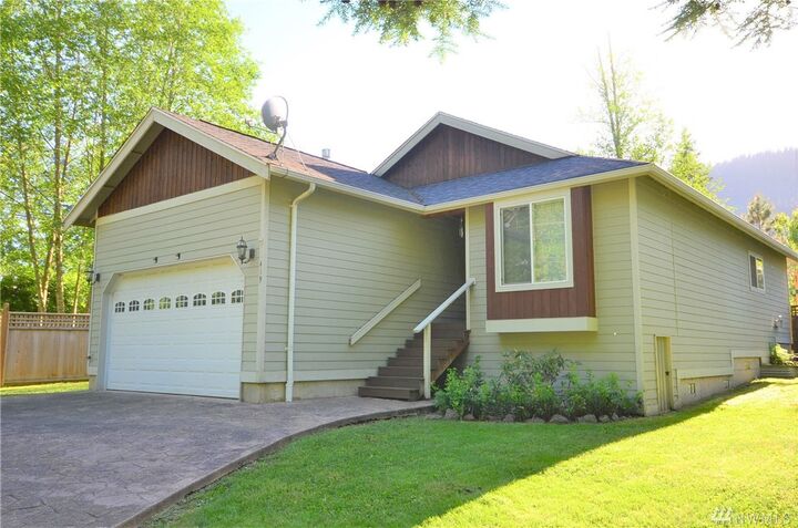 Property Photo: 419 Cain Lake Rd WA 98284