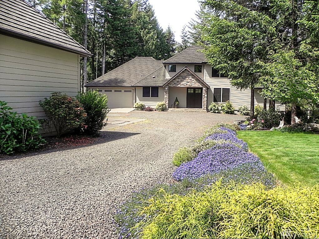 Property Photo:  2492 E Grapeview Loop Rd  WA 98546 