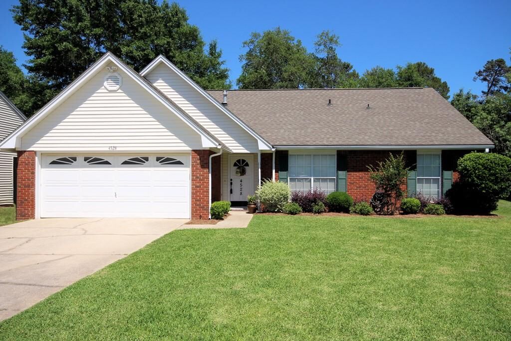 Property Photo:  4528 E Parkwood Lane  FL 32578