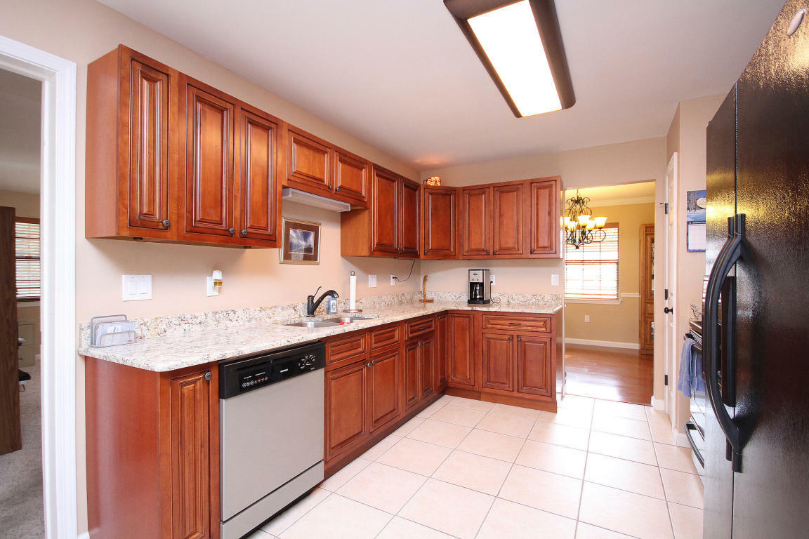 Property Photo:  826 Valparaiso Boulevard  FL 32578 
