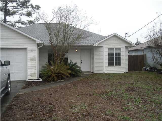Property Photo:  915 Emily Circle  FL 32547 
