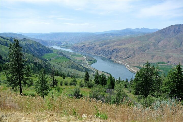 Property Photo:  62 Rocky Road  WA 98843 