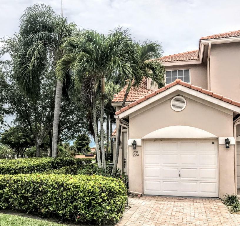 Property Photo:  6560 Villa Sonrisa Drive 1320  FL 33433 