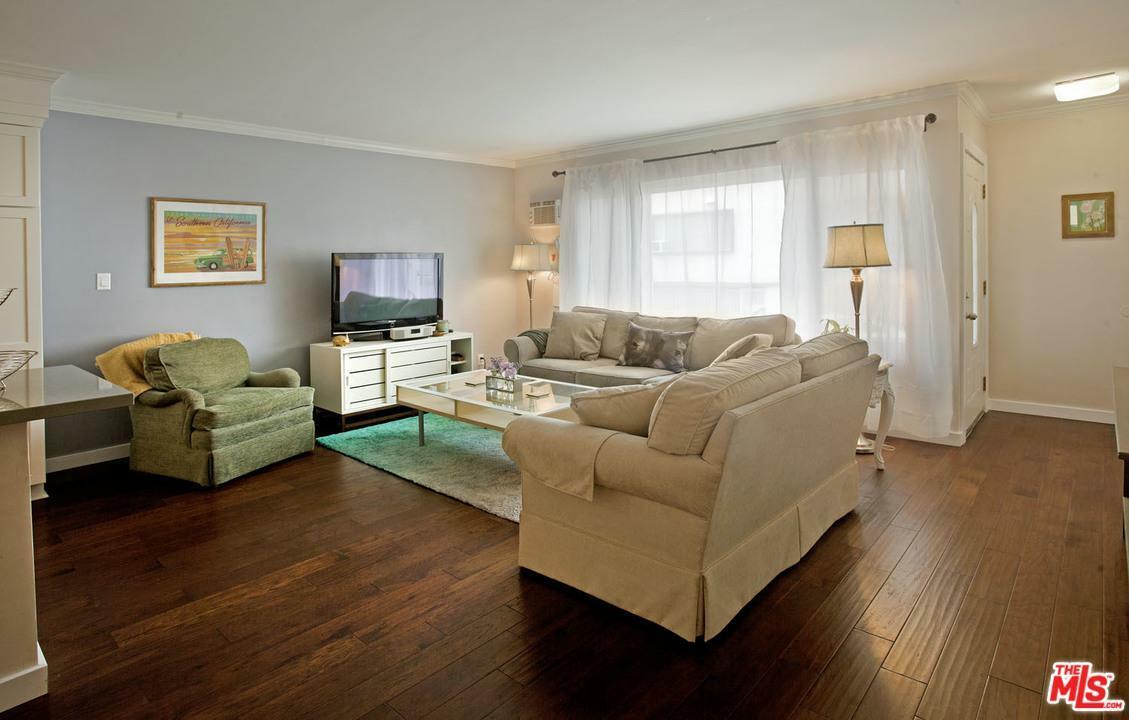 Property Photo:  951 N Gardner St 3  CA 90046 