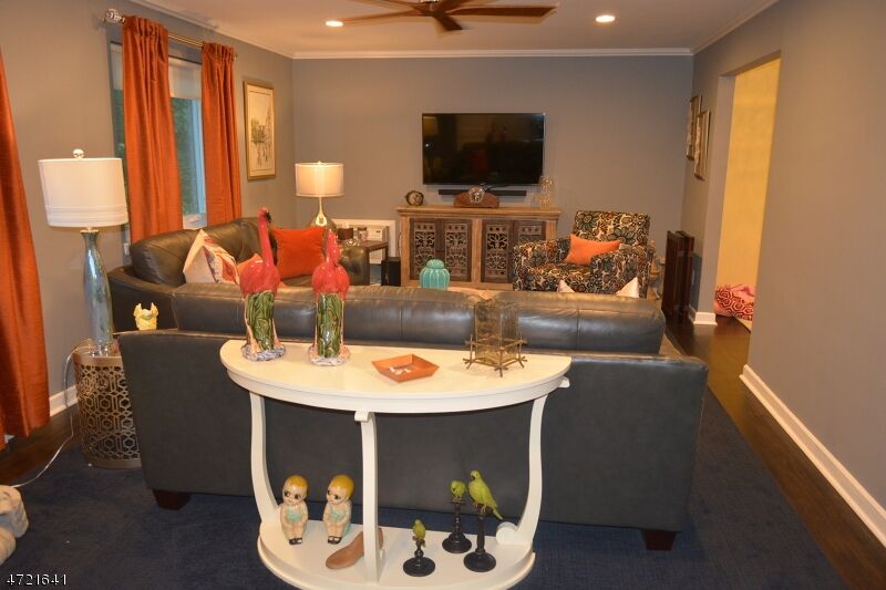 Property Photo:  43 Troy Dr Bldg 6 43-B  NJ 07081 