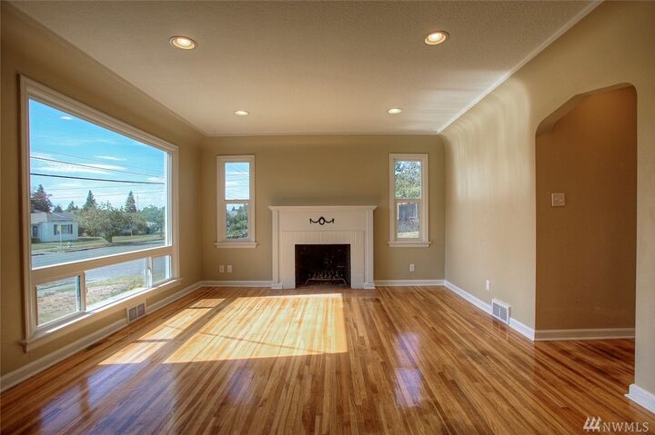 Property Photo:  1317 N Proctor St  WA 98406 